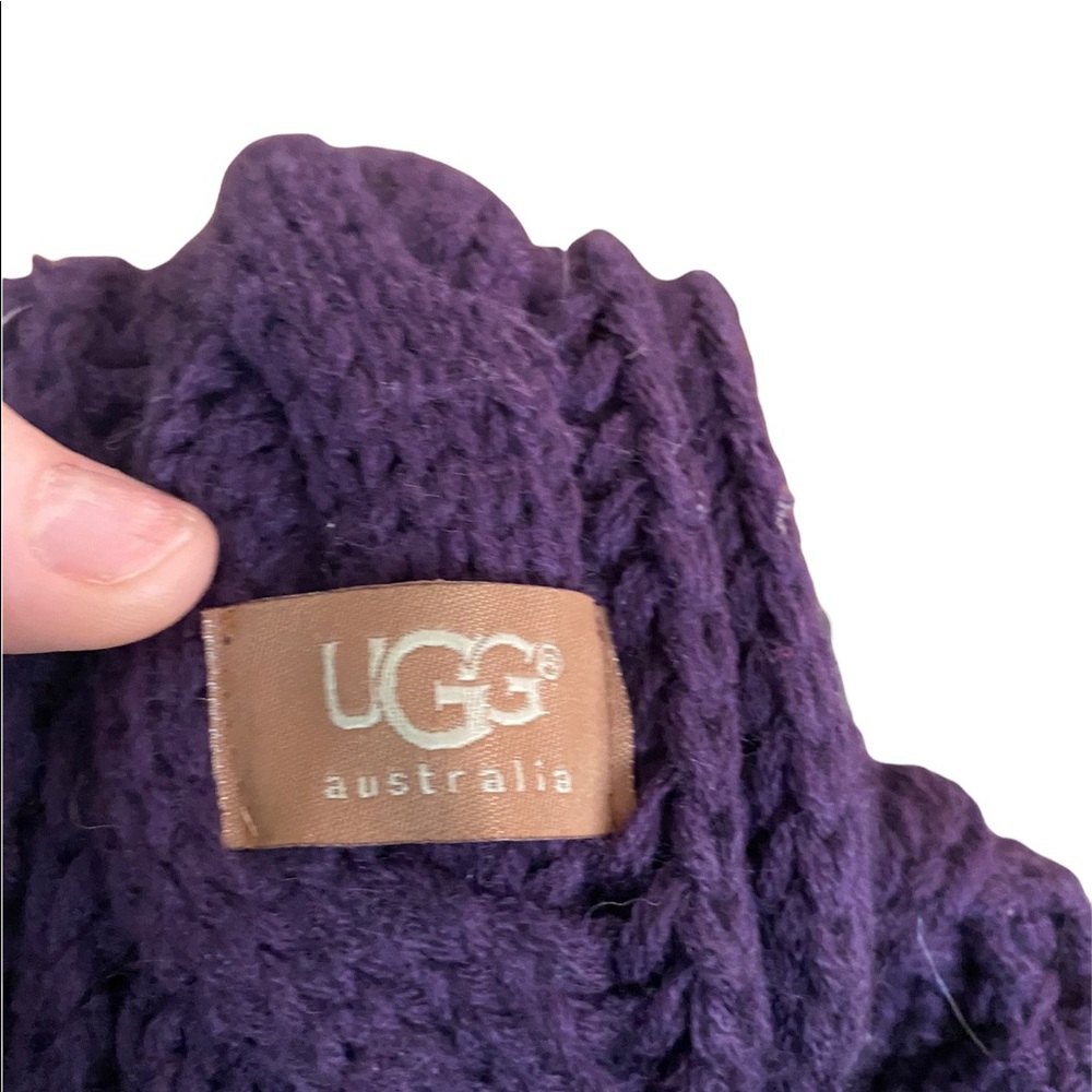 🌸Ugh Infinity cable knit scarf🌸 3/$25 Spring clearance sale